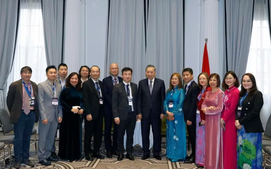 Tổng Bí thư, Chủ tịch nước Tô Lâm tiếp một số trí thức, nhà khoa học tiêu biểu thuộc Hội trí thức, chuyên gia người Việt tại Australia (VASEA). (Ảnh: TTXVN)