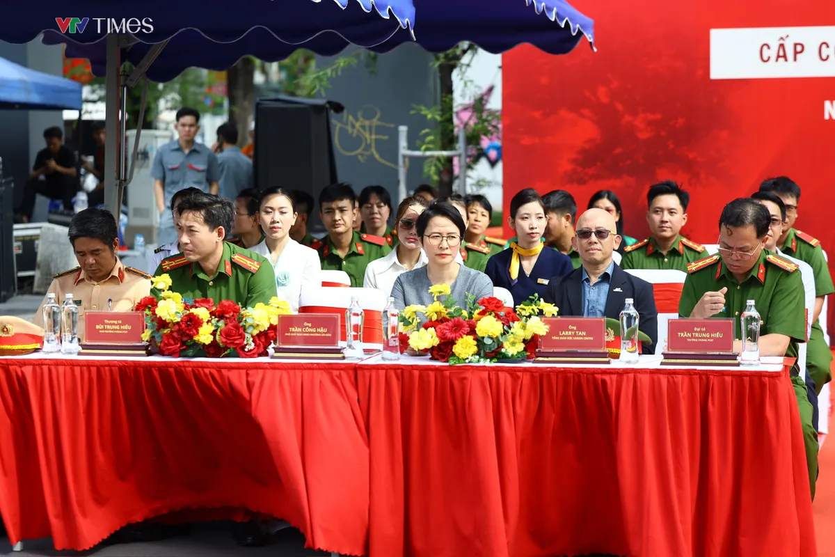 TP Hồ Ch&iacute; Minh: Hơn 3.000 người tham gia diễn tập PCCC tại t&ograve;a nh&agrave; Saigon Centre- Ảnh 1.