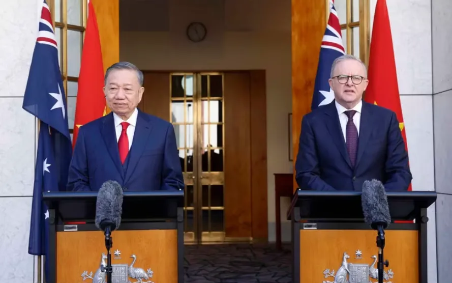 Tổng Bí thư, Chủ tịch nước Tô Lâm và Thủ tướng Australia Anthony Albanese gặp gỡ báo chí. (Ảnh: TTXVN)