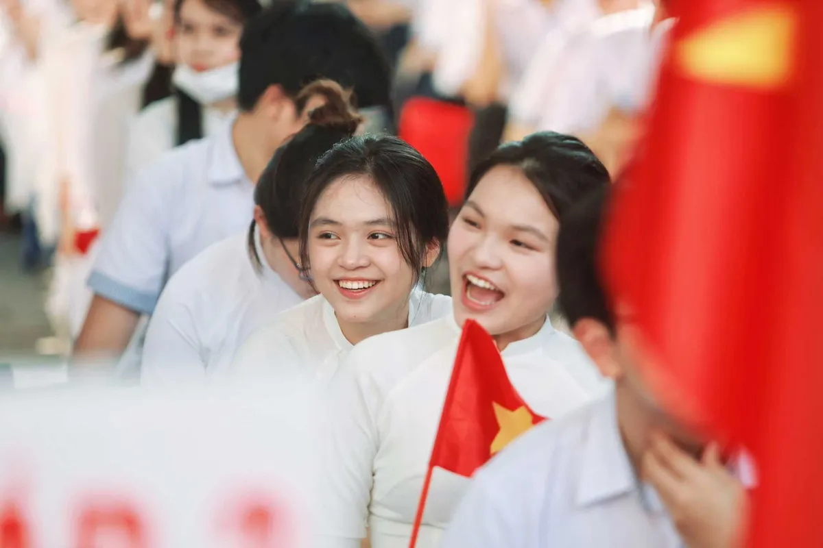 Học phí 35 trường công lập chất lượng cao ở Hà Nội bao nhiêu? - Ảnh 1.