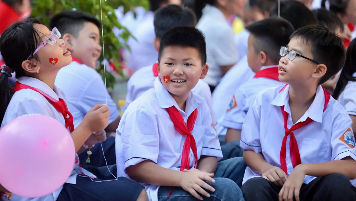 Siết khoản thu đầu năm học, giảm gánh nặng cho phụ huynh- Ảnh 1.