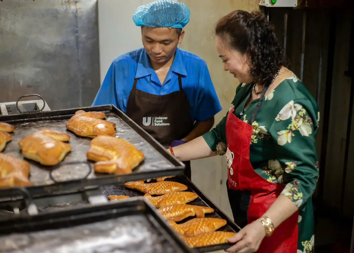 Từ phố cổ đến sàn thương mại điện tử: Mở rộng đầu ra cho hàng Việt - Ảnh 1.