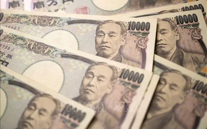 Đồng tiền mệnh giá 10.000 yen của Nhật Bản. Ảnh: THX/TTXVN