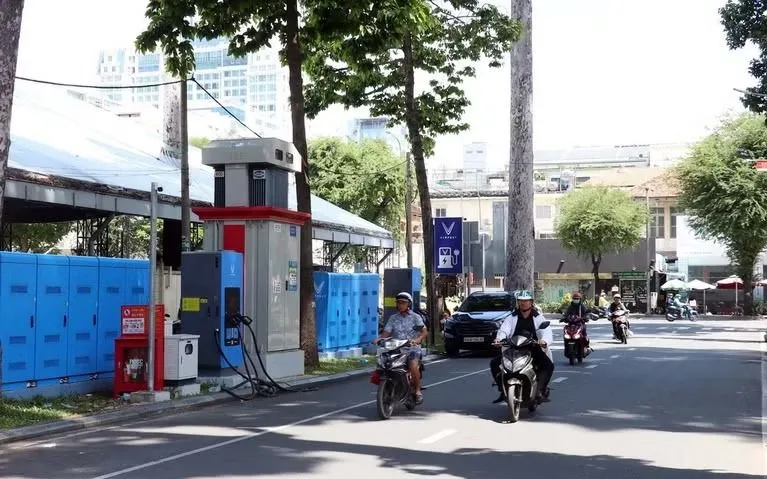Một tuyến đường tại Thành phố Hồ Chí Minh. Ảnh: TTXVN 