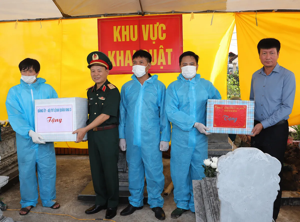 Ninh B&igrave;nh nối d&agrave;i h&agrave;nh tr&igrave;nh t&igrave;m danh t&iacute;nh c&aacute;c liệt sĩ - Ảnh 5.