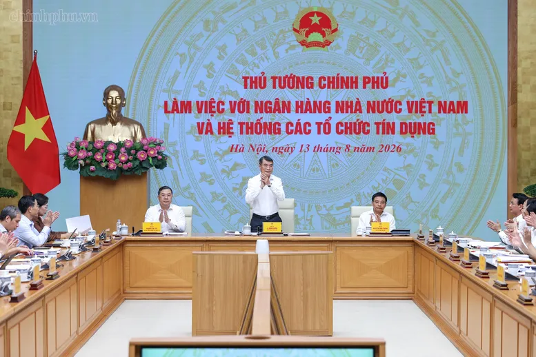 Thủ tướng yêu cầu các ngân hàng giảm thực chất lãi suất cho vay - Ảnh 1.