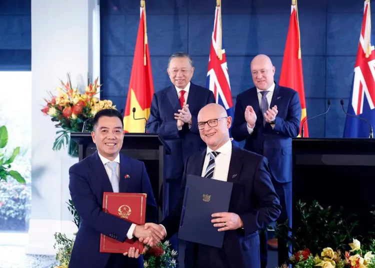 Tổng B&iacute; thư, Chủ tịch nước T&ocirc; L&acirc;m v&agrave; Thủ tướng New Zealand gặp gỡ b&aacute;o ch&iacute; - Ảnh 3.