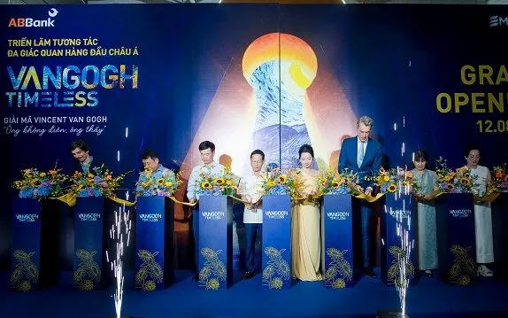 Van Gogh Timeless chính thức mở cửa đón khách tham quan tại Tầng 1, UDIC Westlake Building (Phú Thượng, Hà Nội)