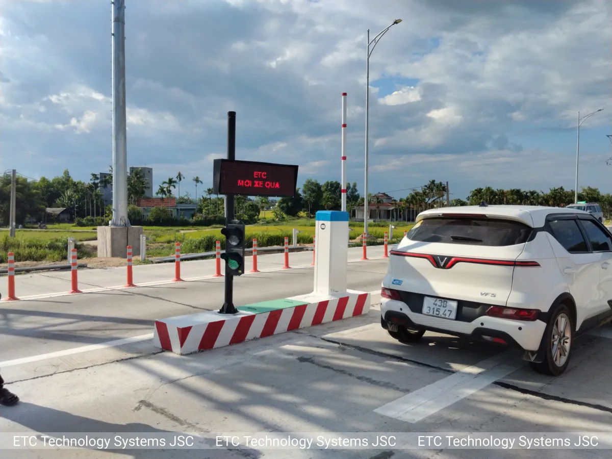 Chính thức thu phí 5 dự án thành phần cao tốc đoạn Quảng Ngãi - Nha Trang - Ảnh 2.