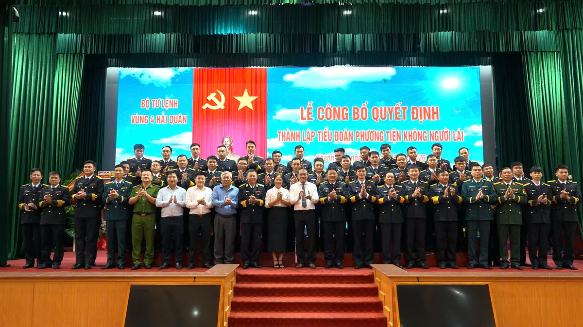 V&ugrave;ng 4 Hải qu&acirc;n c&ocirc;ng bố quyết định th&agrave;nh lập Tiểu đo&agrave;n Phương tiện kh&ocirc;ng người l&aacute;i - Ảnh 4.