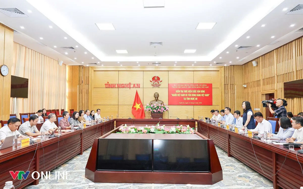 Buổi làm việc tỉnh Nghệ An với đoàn công tác của Ban Chỉ đạo Trung ương Cuộc vận động “Người Việt Nam ưu tiên dùng hàng Việt Nam”. Ảnh UBND Nghệ An.