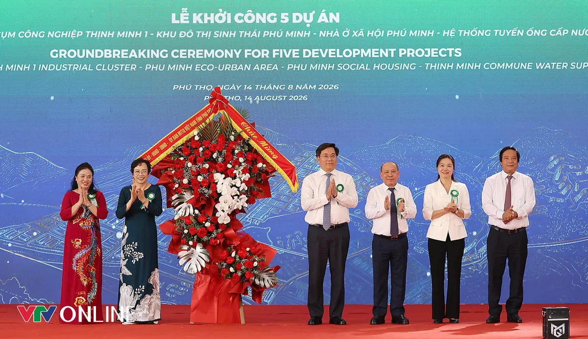 Phó Thủ tướng Phạm Thị Thanh Trà dự khởi công tổ hợp 5 dự án gần 7.600 tỷ đồng tại Phú Thọ - Ảnh 4.