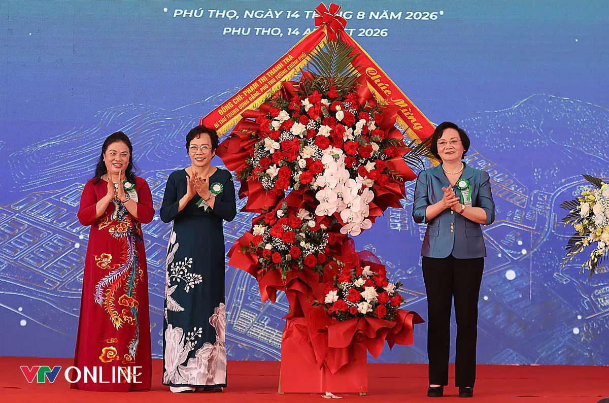 Phó Thủ tướng Phạm Thị Thanh Trà dự khởi công tổ hợp 5 dự án gần 7.600 tỷ đồng tại Phú Thọ - Ảnh 2.