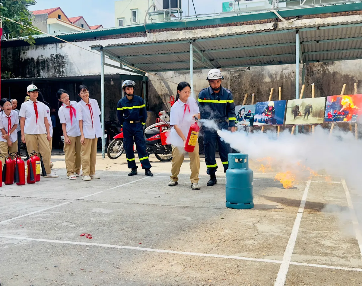 Hà Nội: Ra mắt Trung tâm trải nghiệm cộng đồng PCCC - Ảnh 7.