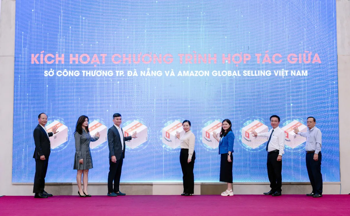Mở đường xuất khẩu trực tuyến cho doanh nghiệp miền Trung - Tây Nguyên - Ảnh 1.