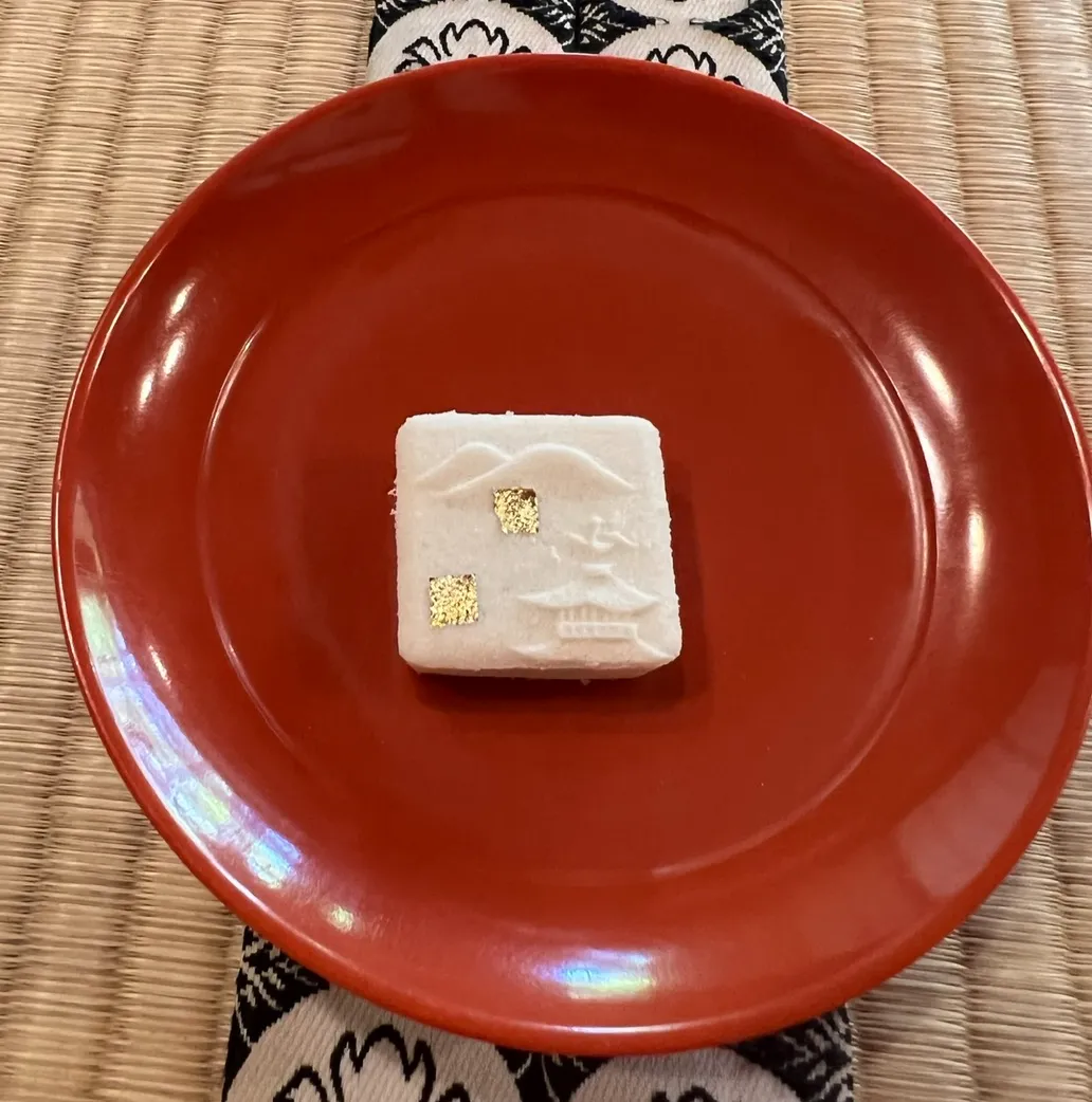 Một chén matcha dưới bóng Chùa Vàng- Ảnh 8.