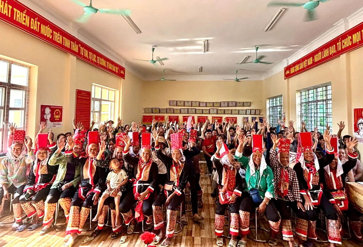 Quảng Ninh: S&ocirc;i nổi Ng&agrave;y hội Bầu cử trưởng th&ocirc;n, khu phố- Ảnh 4.