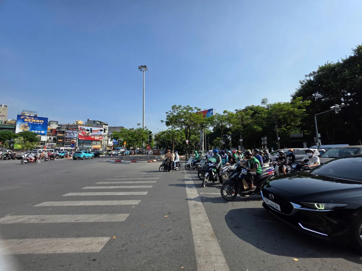 Dừng đúng vạch, chờ đúng đèn - góp phần xây dựng giao thông Thủ đô văn minh - Ảnh 6.