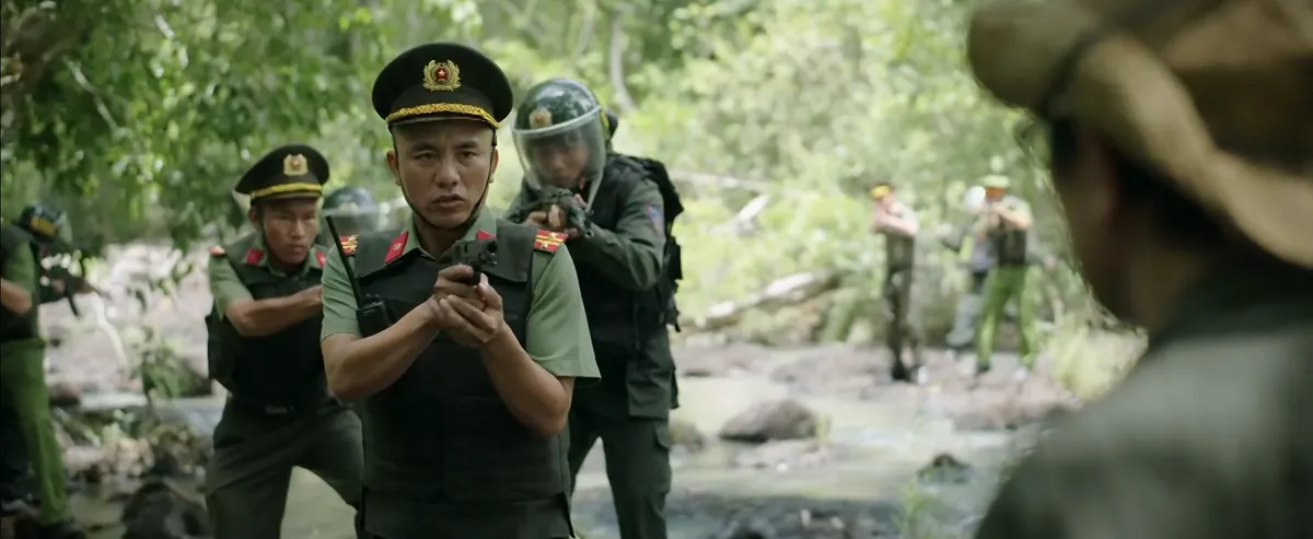 Trời cao nguyên xanh - Tập cuối: Tuấn và đồng đội tóm gọn toàn bộ nhóm phản động của Lok - Ảnh 8.