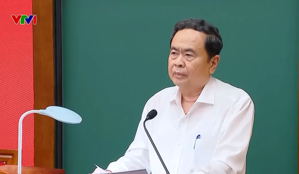 Xây dựng thể chế, pháp luật để kiến tạo phát triển - Ảnh 2.