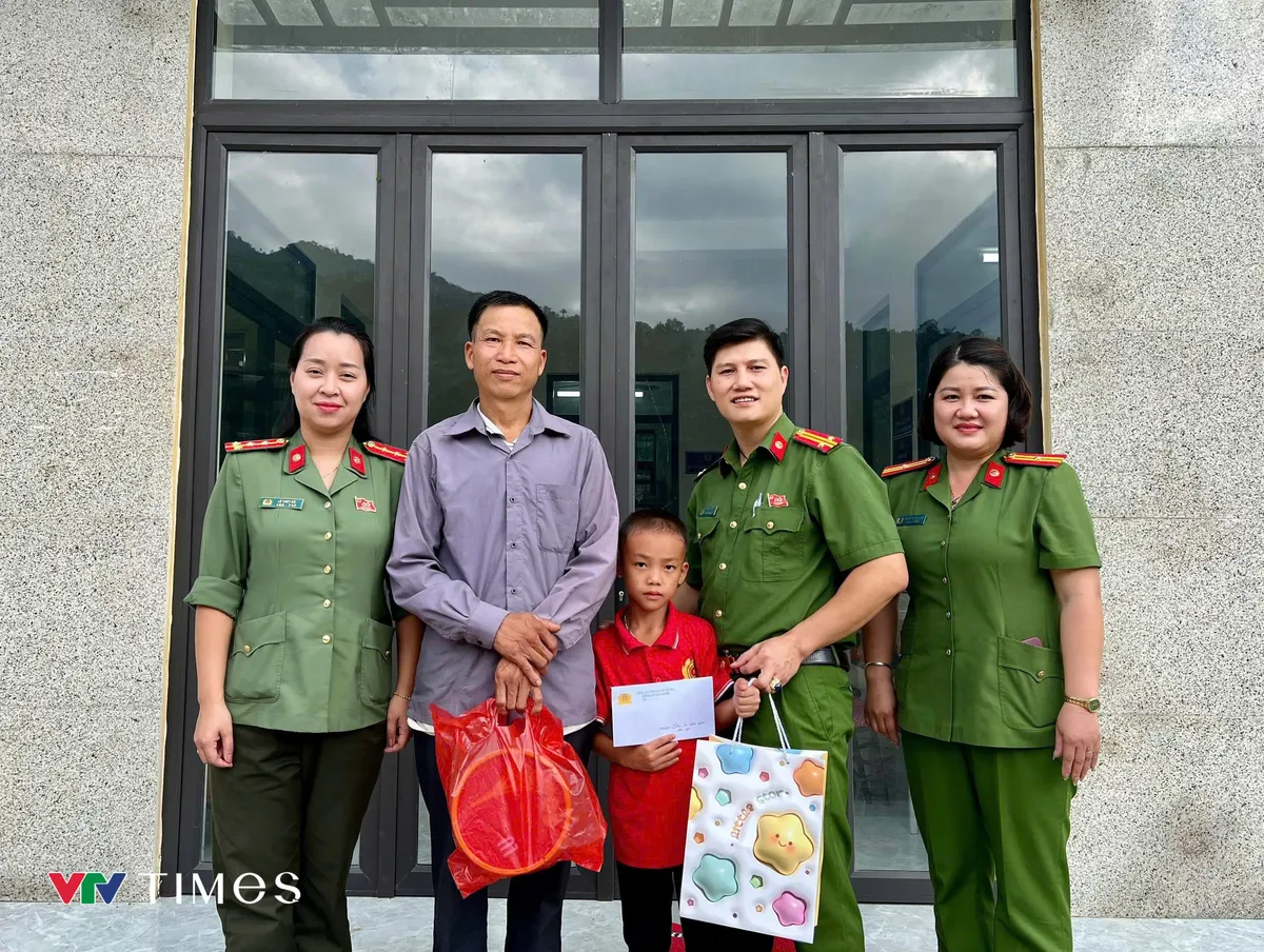 Gần dân để giữ bình yên từ cơ sở - Ảnh 3.