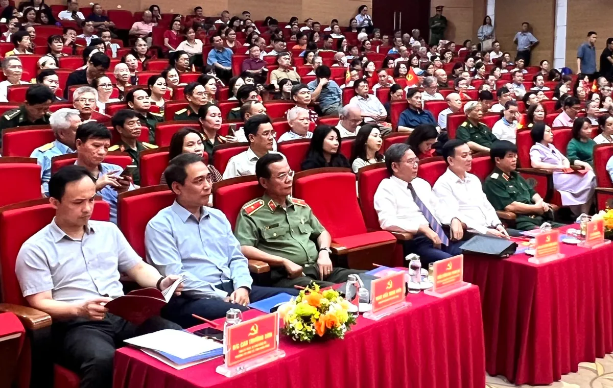 Hà Nội: Sinh hoạt chính trị qua chương trình nghệ thuật "Bác Hồ - hai tiếng thiêng liêng" - Ảnh 2.
