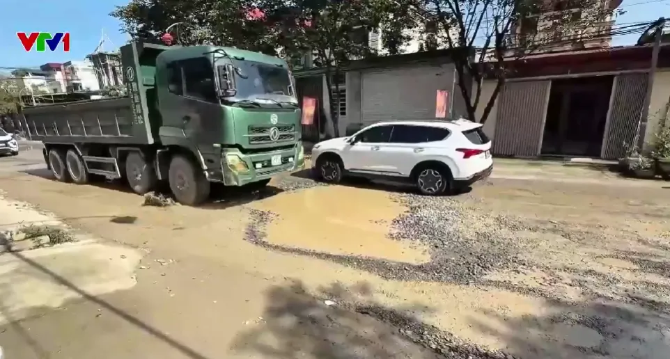 TỈNH LỘ XUỐNG CẤP CHẬM ĐƯỢC KHẮC PHỤC - Ảnh 1.