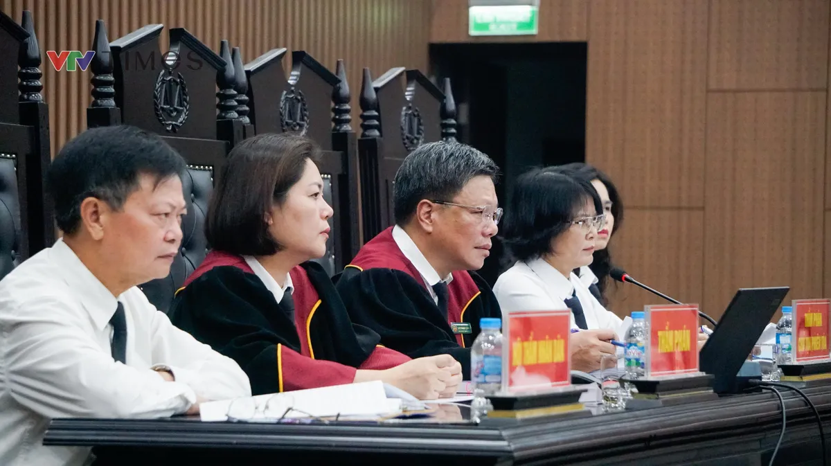 Cựu Thứ trưởng Nguyễn B&aacute; Hoan thừa nhận nhận hơn 5,7 tỷ đồng - Ảnh 2.