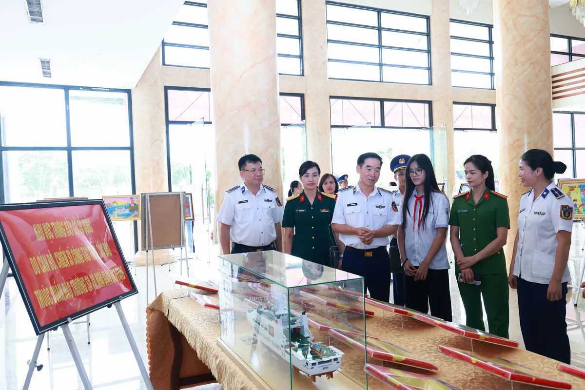 Cuộc thi "Em yêu biển, đảo quê hương" và dấu ấn 15 năm ươm mầm thế hệ trẻ - Ảnh 1.