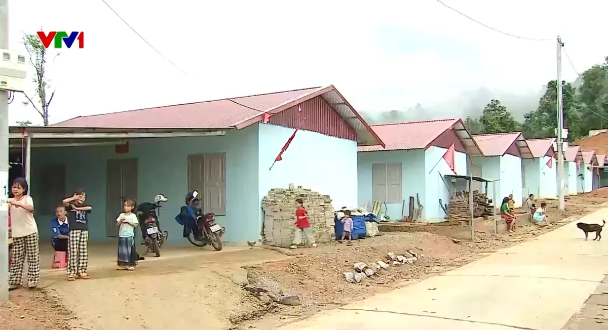 21 hộ dân mất nhà do lũ quét ở Điện Biên yên tâm sinh sống tại nơi tái định cư - Ảnh 1.
