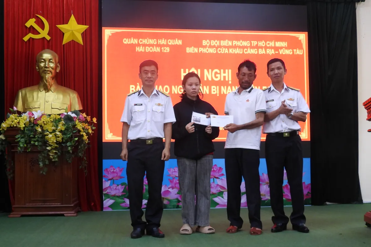 Động lực từ hai con nhỏ giúp người cha vượt qua 4 ngày đêm sinh tử giữa đại dương - Ảnh 1.