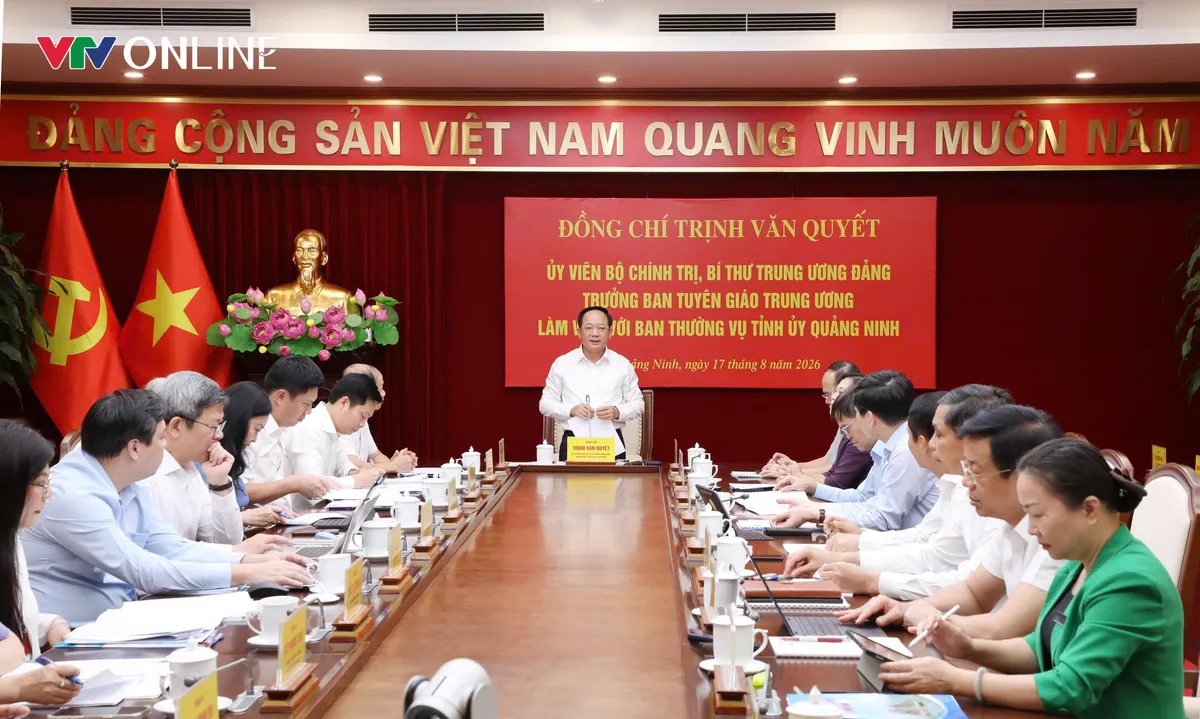 Trưởng Ban Tuyên giáo Trung ương Trịnh Văn Quyết: Quảng Ninh có nhiều điều kiện để trở thành hình mẫu cho cả nước - Ảnh 1.