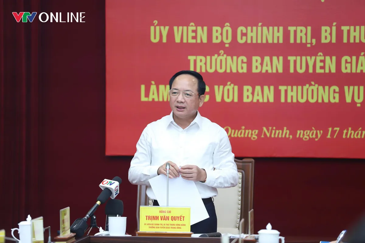 Trưởng Ban Tuyên giáo Trung ương Trịnh Văn Quyết: Quảng Ninh có nhiều điều kiện để trở thành hình mẫu cho cả nước - Ảnh 2.