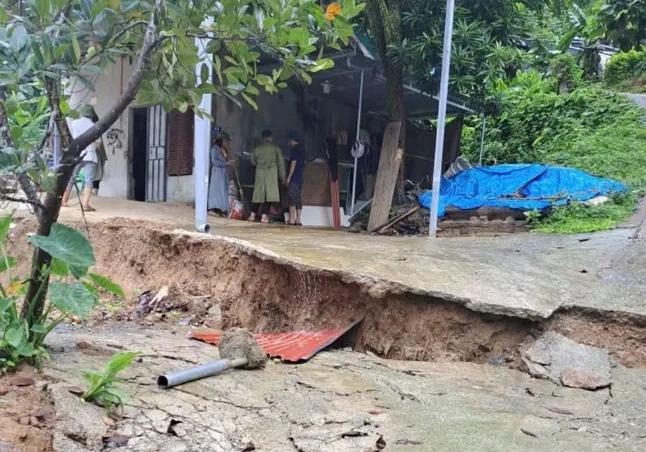 Thanh Hóa công bố tình huống khẩn cấp sạt lở đất tại 2 khu vực dân cư bản Thanh Sơn - Ảnh 1.