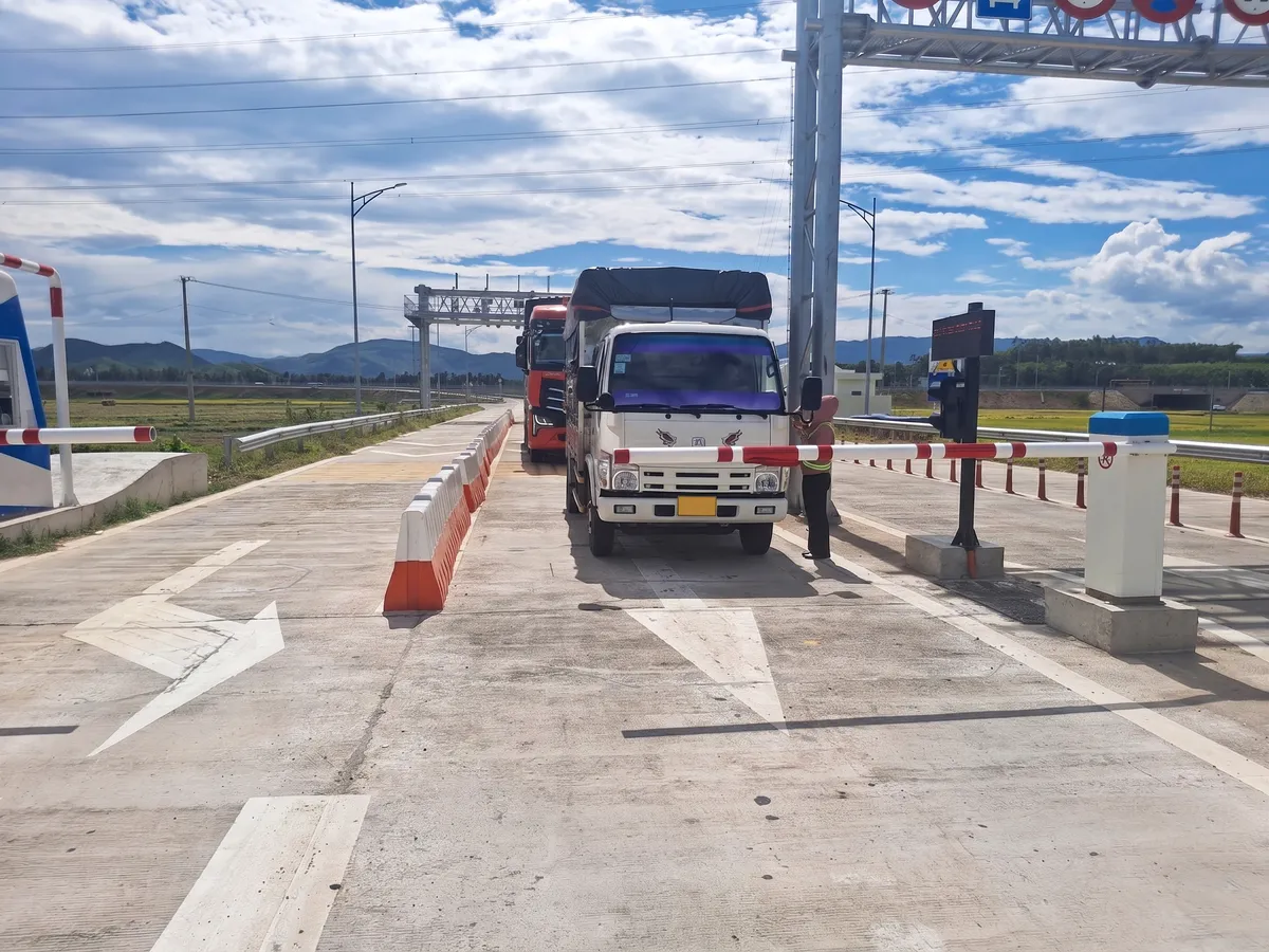 VETC tiếp tục vận hành thu phí ETC trên 4 tuyến cao tốc từ Quảng Ngãi đến Nha Trang- Ảnh 1.
