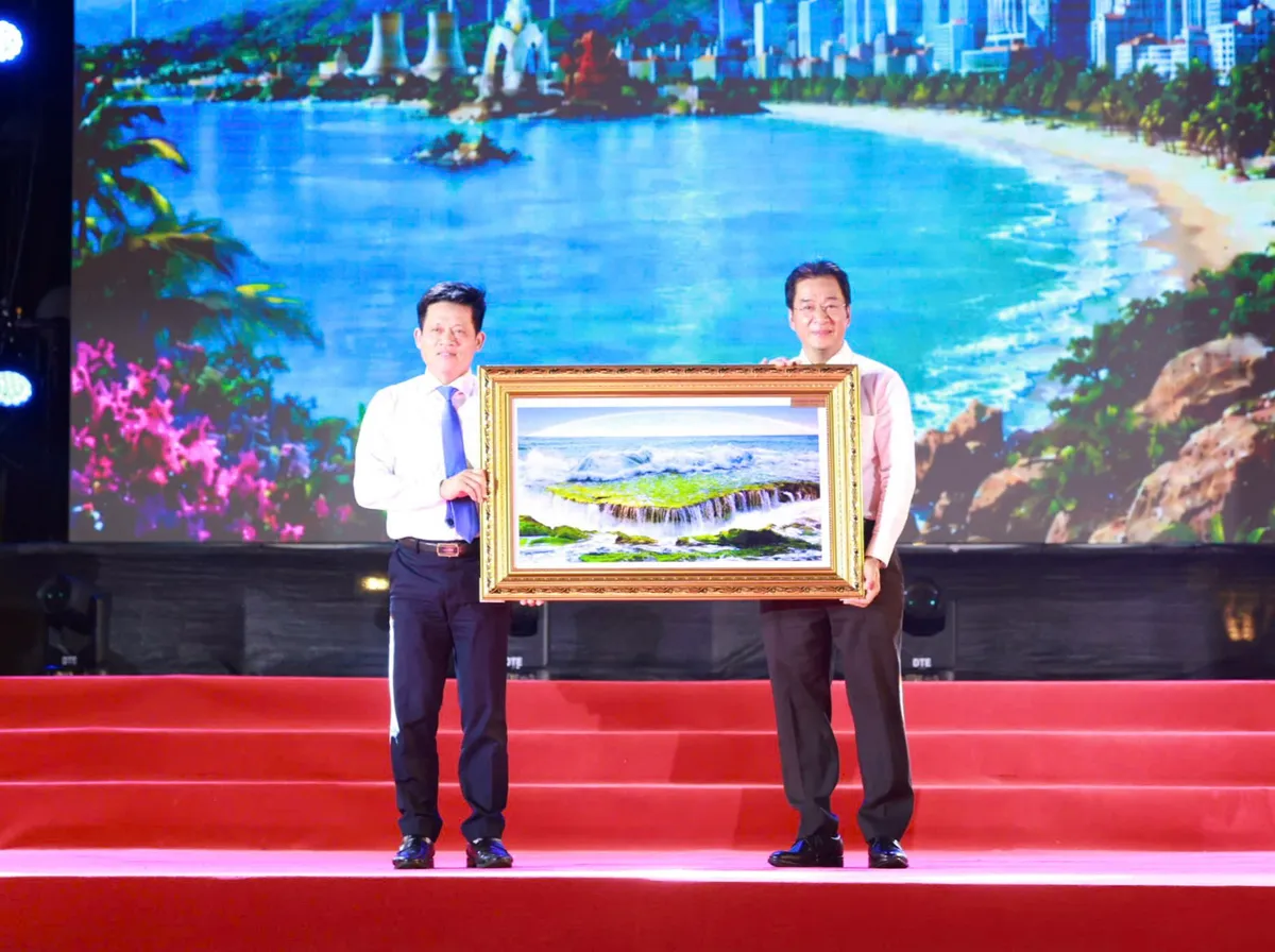 Khánh Hòa - Quảng Trị kết nối thế mạnh, mở rộng thị trường du lịch- Ảnh 1.