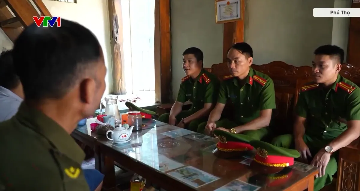 Giữ bình yên từ mỗi bản làng - Ảnh 1.