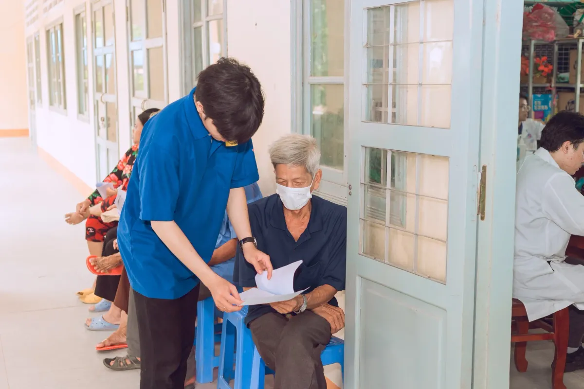 Mùa hè xanh của sinh viên Y - Dược: Mang kiến thức y khoa đến với người dân - Ảnh 1.