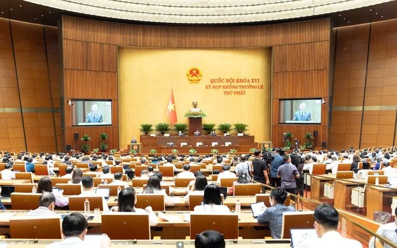Sáng 19/8, Bộ trưởng Bộ Tài chính thừa ủy quyền của Thủ tướng Chính phủ trình bày Tờ trình về định hướng xây dựng dự án Luật Ngân sách Nhà nước (Ảnh: Media Quốc hội)