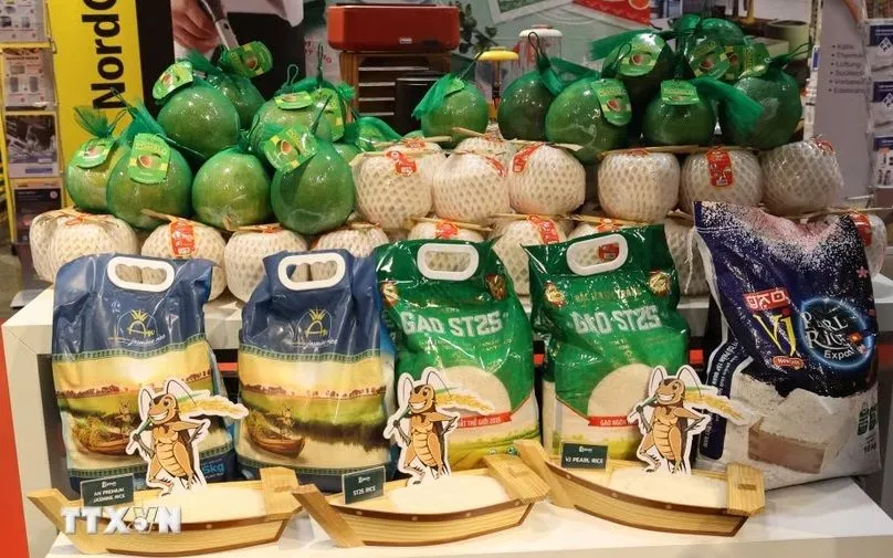 Gạo ST25 là mặt hàng trung tâm tại Tuần hàng Việt Nam tại Selgros. (Ảnh: Thu Hằng/TTXVN)
