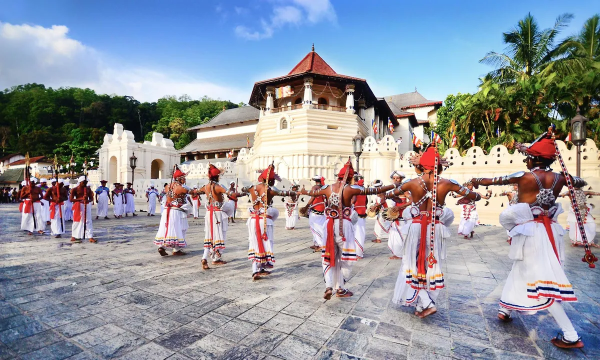 Esala Peraheran - “Viên ngọc” của văn hóa Sri Lanka - Ảnh 3.