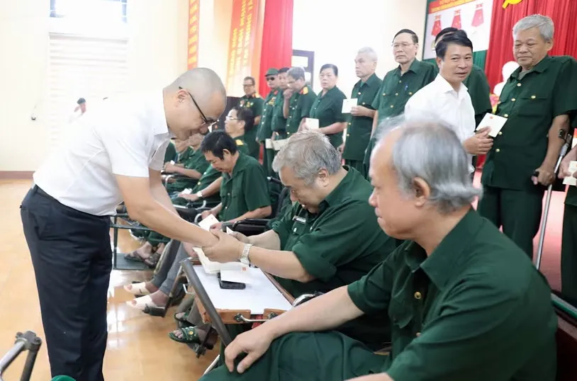 Tăng mức trợ cấp, phụ cấp ưu đãi người có công - Ảnh 1.