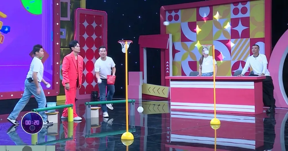 Đội Ho&agrave;ng Phi &aacute;p đảo ở v&ograve;ng cuối, mang về 15 triệu đồng tại Nh&agrave; m&igrave;nh qu&aacute; đỉnh - Ảnh 2.