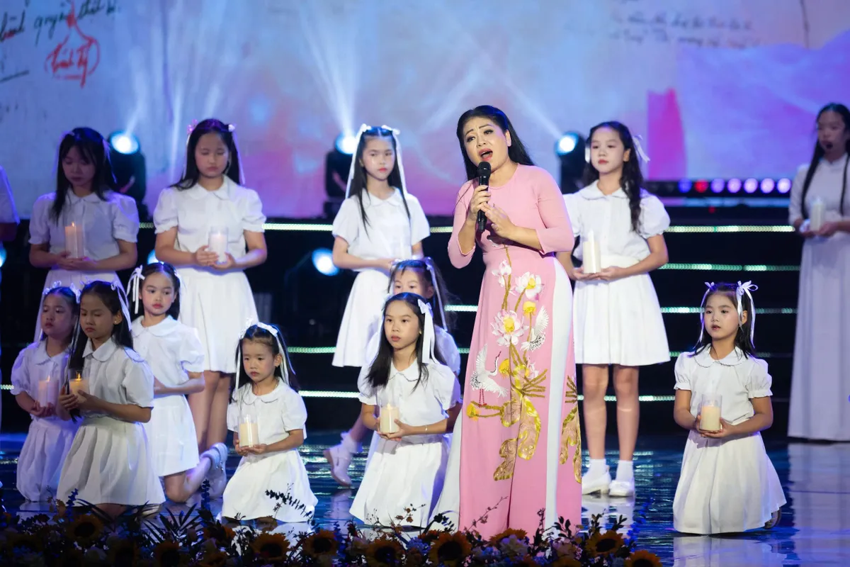 Nắng Ba Đình: Bản hòa ca khơi dậy lòng yêu nước, khát vọng cống hiến - Ảnh 9.