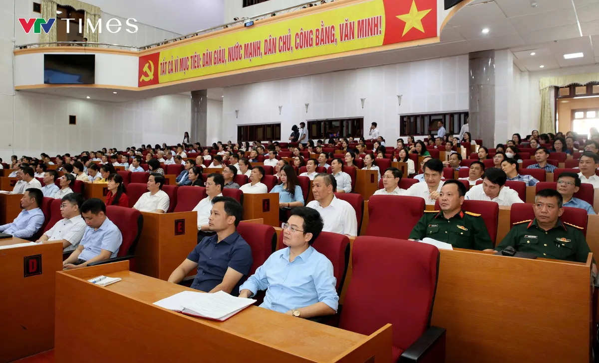 Lai Châu đổi mới cách quán triệt nghị quyết, đưa quyết sách vào cuộc sống - Ảnh 5.