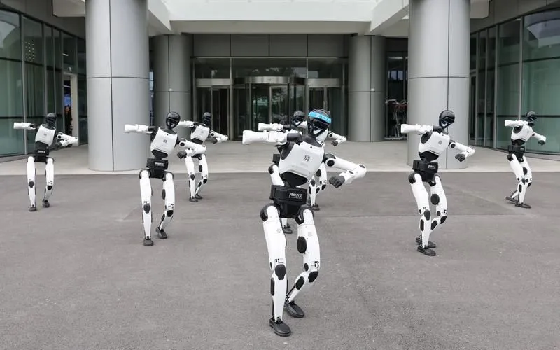 Đưa robot từ triển lãm ra đời sống - Ảnh: THX