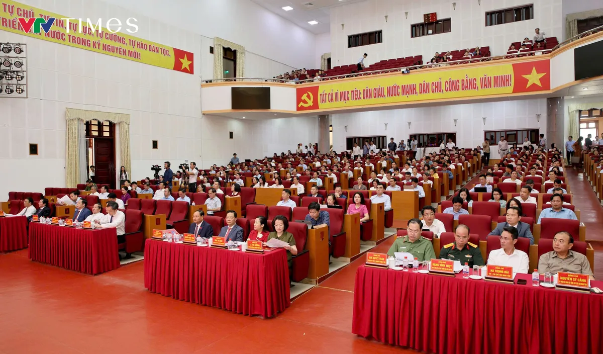 Lai Châu đổi mới cách quán triệt nghị quyết, đưa quyết sách vào cuộc sống - Ảnh 1.