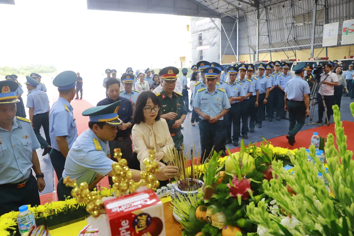 Hơn 7.000 mẫu sinh phẩm h&agrave;i cốt liệt sĩ về H&agrave; Nội gi&aacute;m định ADN - Ảnh 11.