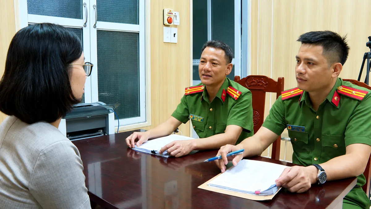 Bắt nguy&ecirc;n Ph&oacute; Gi&aacute;m đốc ng&acirc;n h&agrave;ng lập hợp đồng tiền gửi, chiếm đoạt 6,5 tỷ đồng - Ảnh 1.