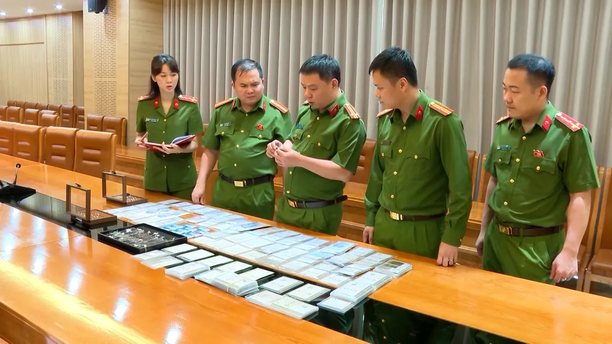 Thanh Hoá:Kết quả giám định kim cương trong vụ án buôn lậu xuyên quốc gia- Ảnh 4. Thanh Hoá:Kết quả giám định kim cương trong vụ án buôn lậu xuyên quốc gia- Ảnh 4.